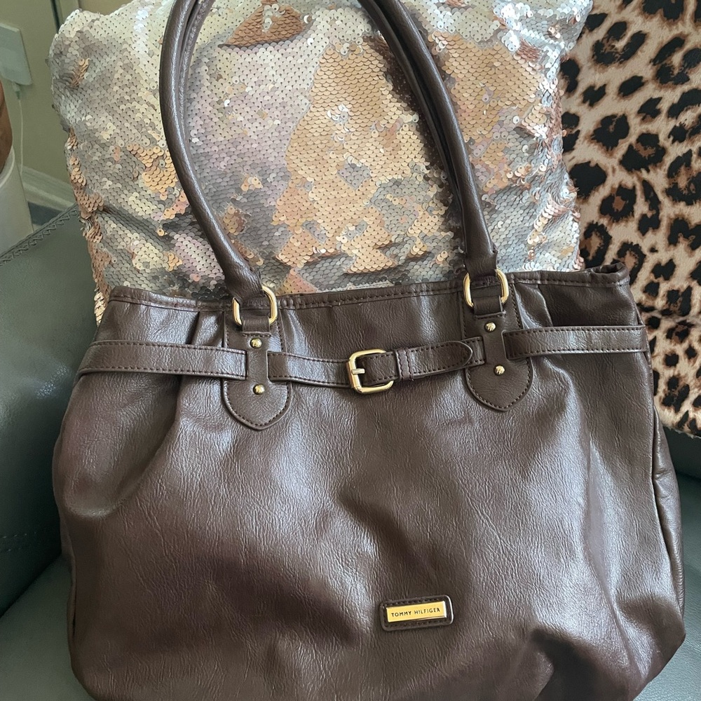 PURSE.   “TOMMY HILFIGER